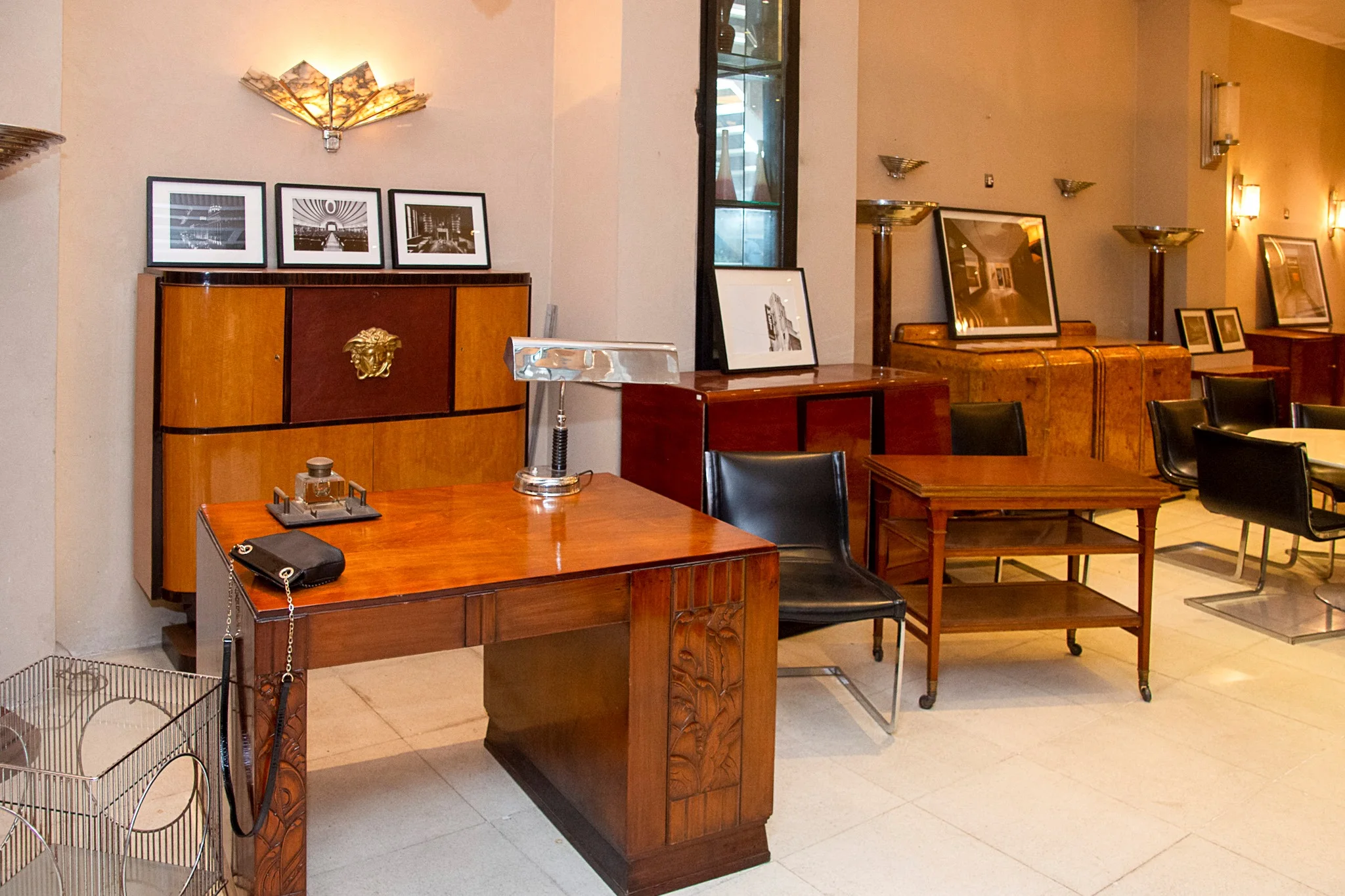 antique environment at Balcarce 1084 San Telmo, featuring furniture and decor