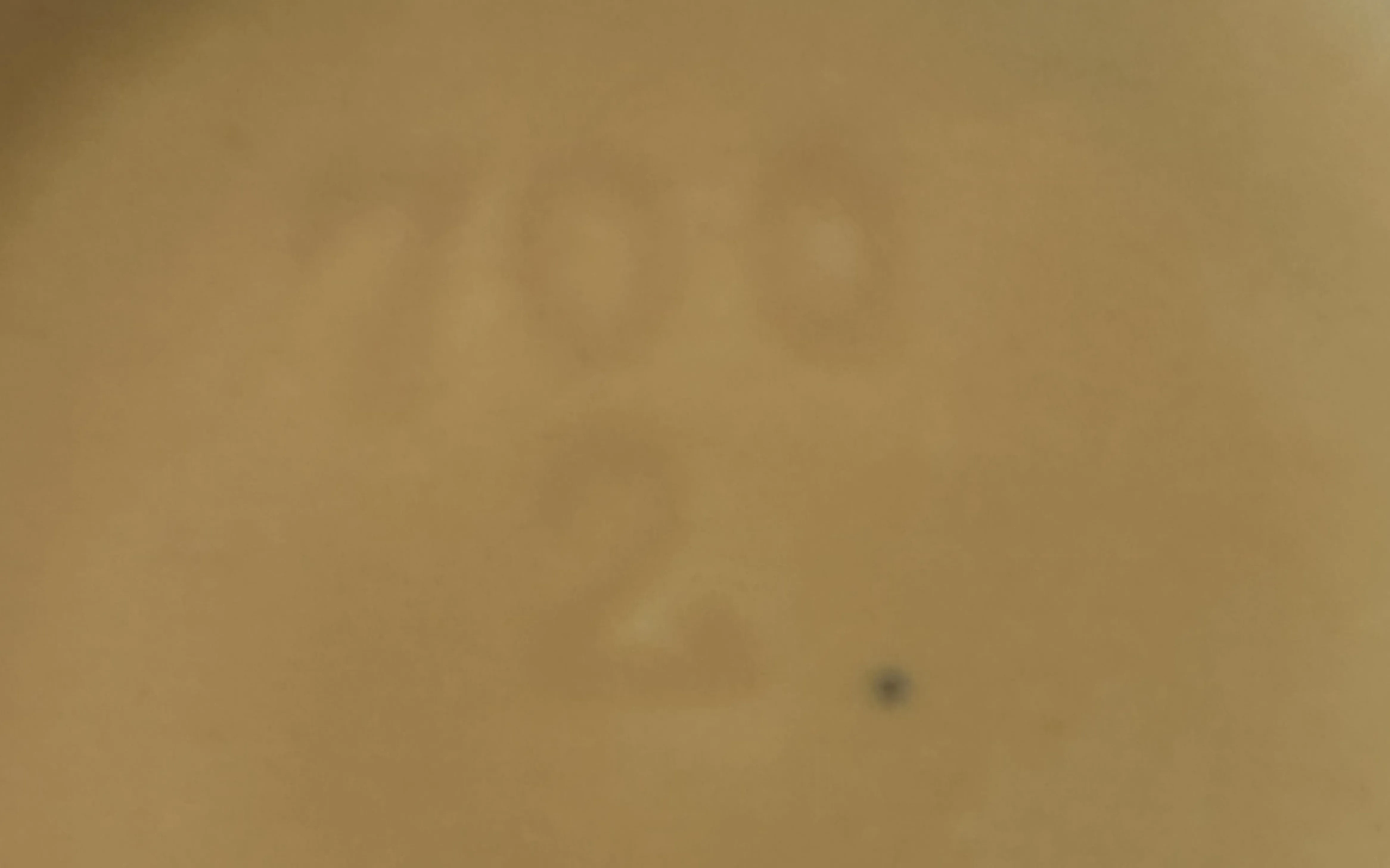 antichità con numero di serie 700 2, luce soffusa