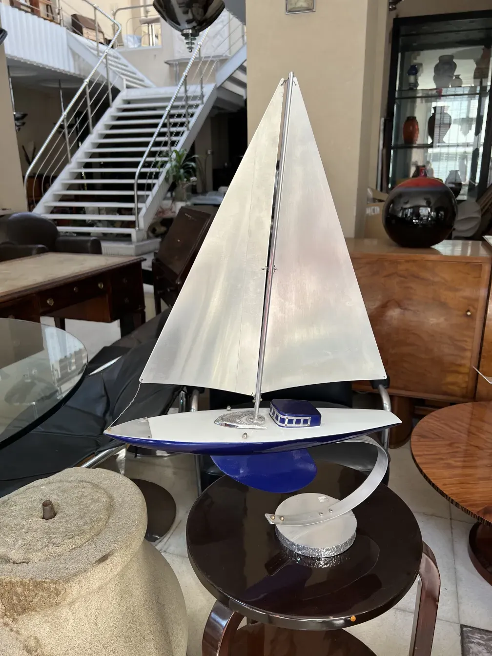 Old model of a ship in an indoor setting