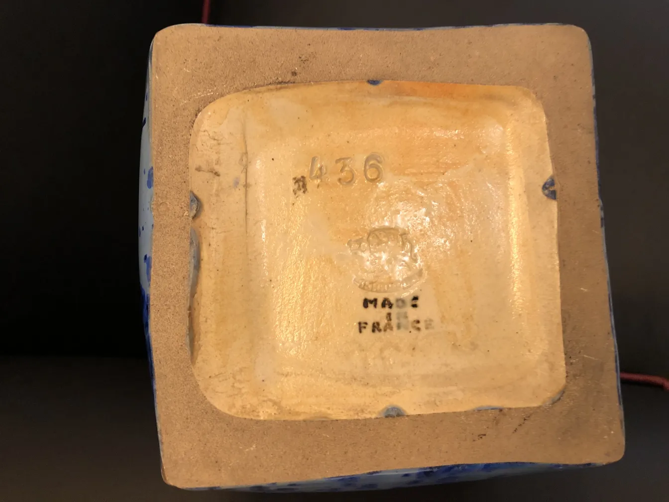 Vaso in ceramica antica di Pierrefonds con design unico