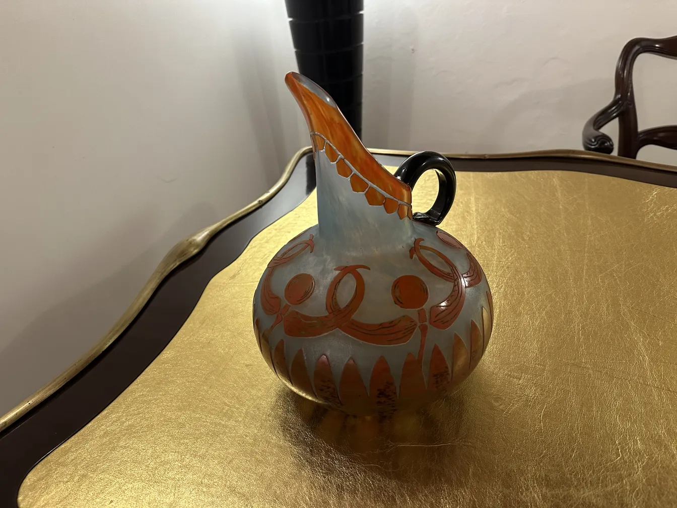 古老的签名玻璃瓶Le Verre装饰色彩丰富