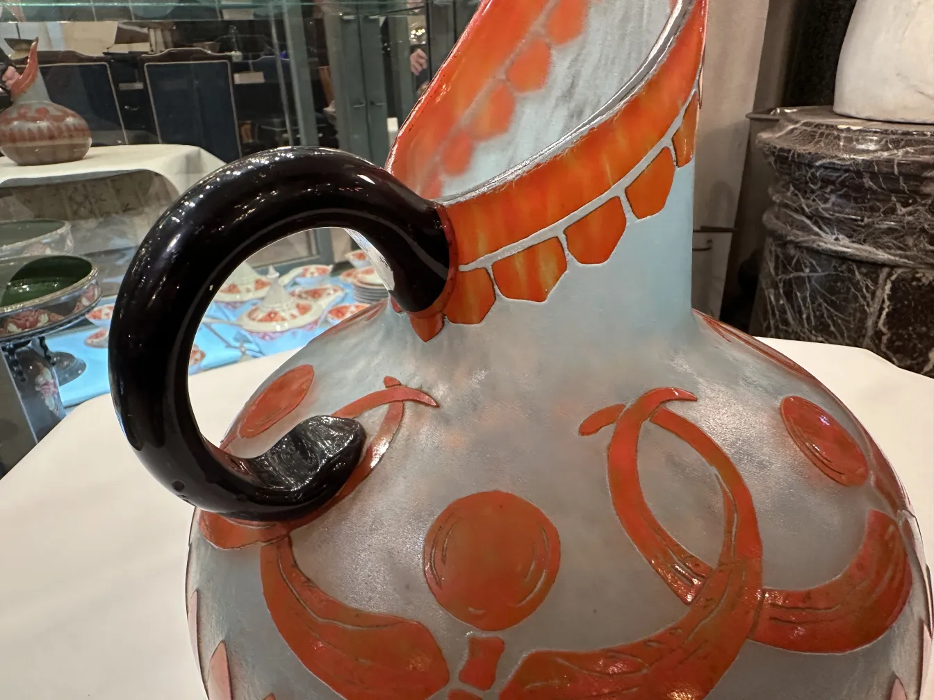 古老的签名玻璃瓶Le Verre装饰色彩丰富