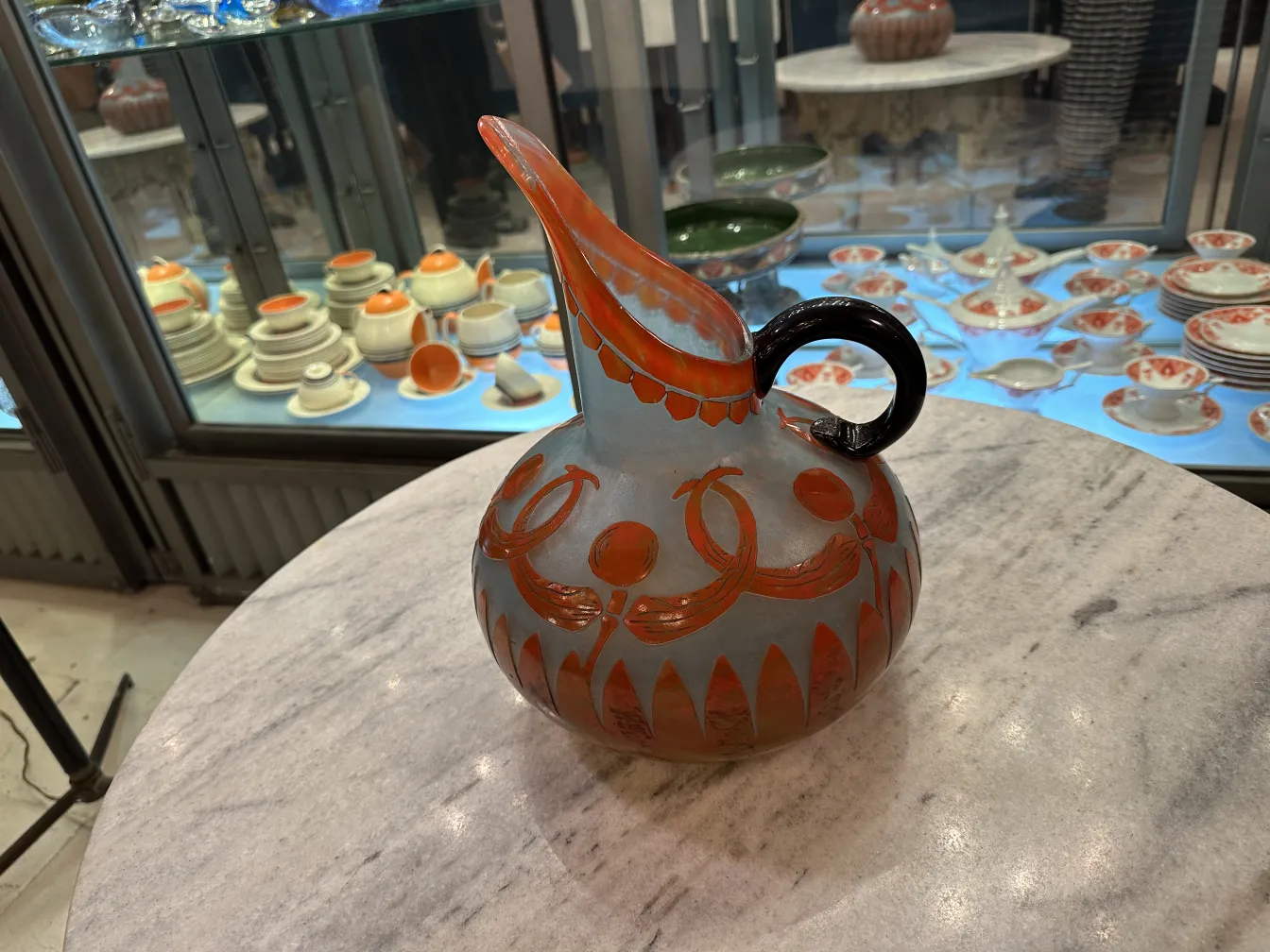 古老的签名玻璃瓶Le Verre装饰色彩丰富