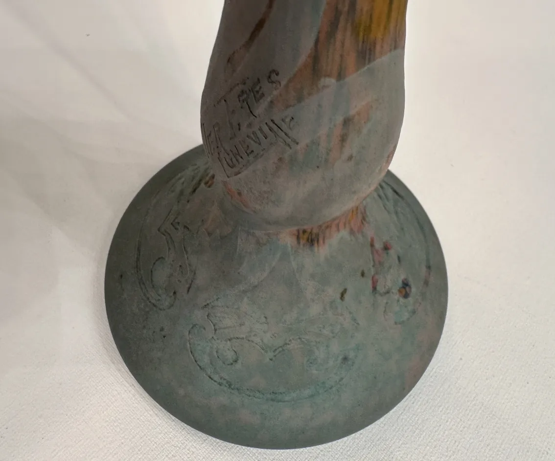 Vidrio firmado con flores en tonos naranja y amarillo, Daum Nancy