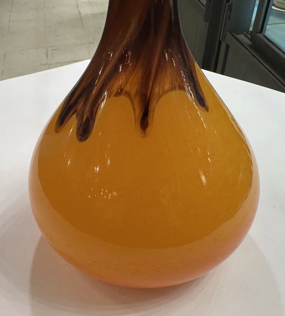古いサイン入りグラスDeguéの暖色系のデザイン