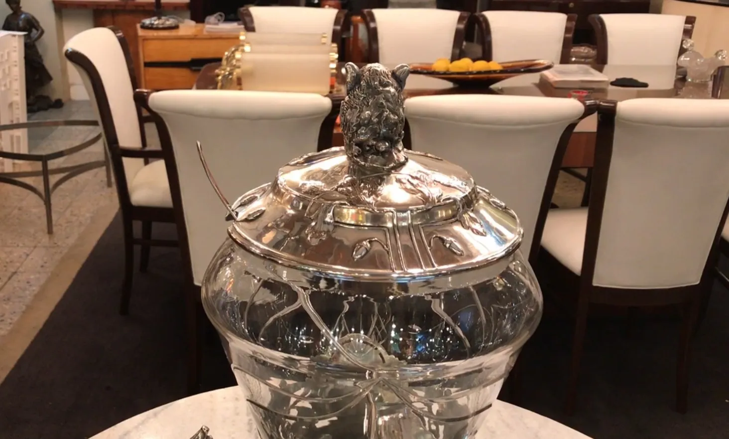 古董WMF潘趣酒碗，装饰有鹿