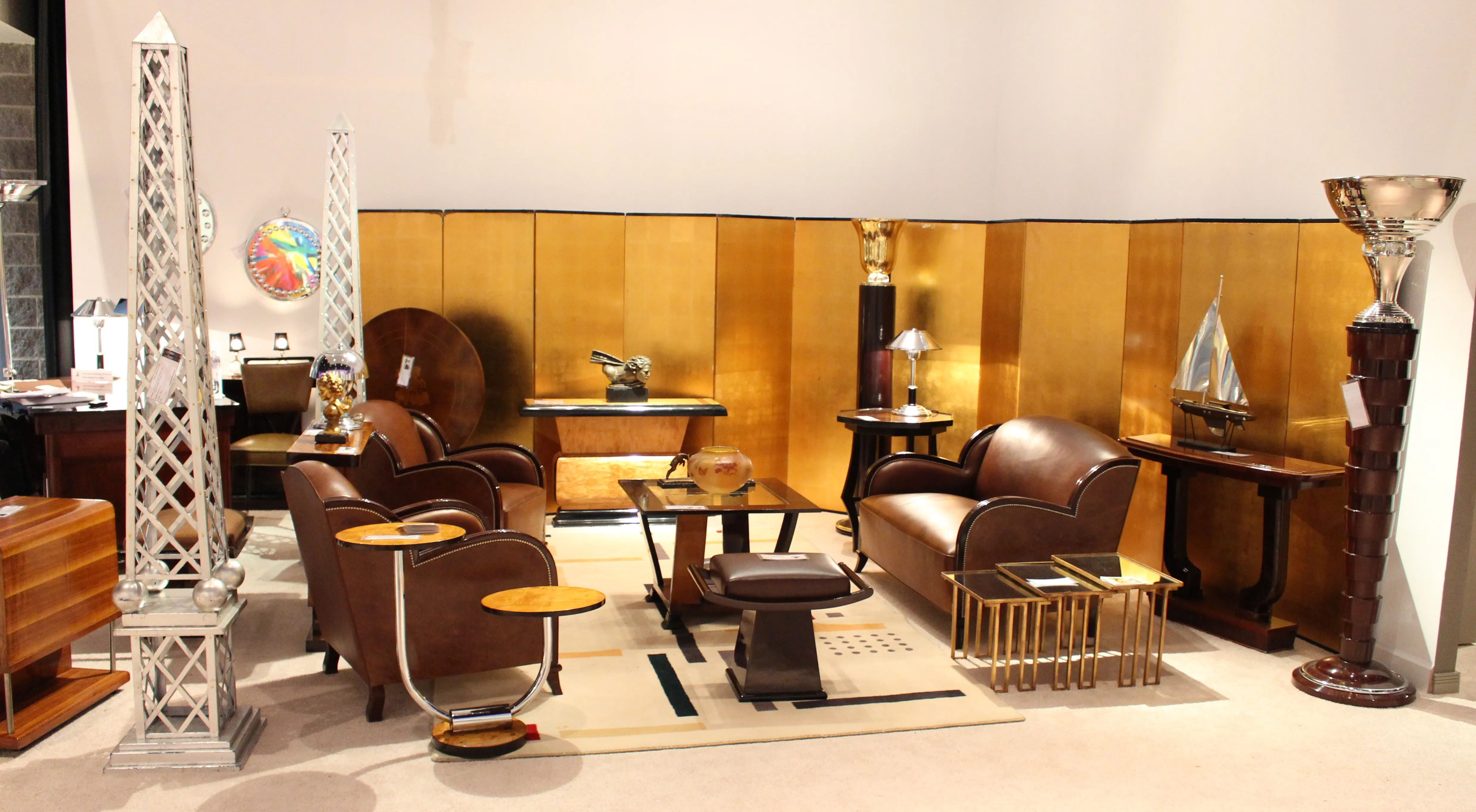 barco antiguo decorativo con detalles finos y un ambiente elegante