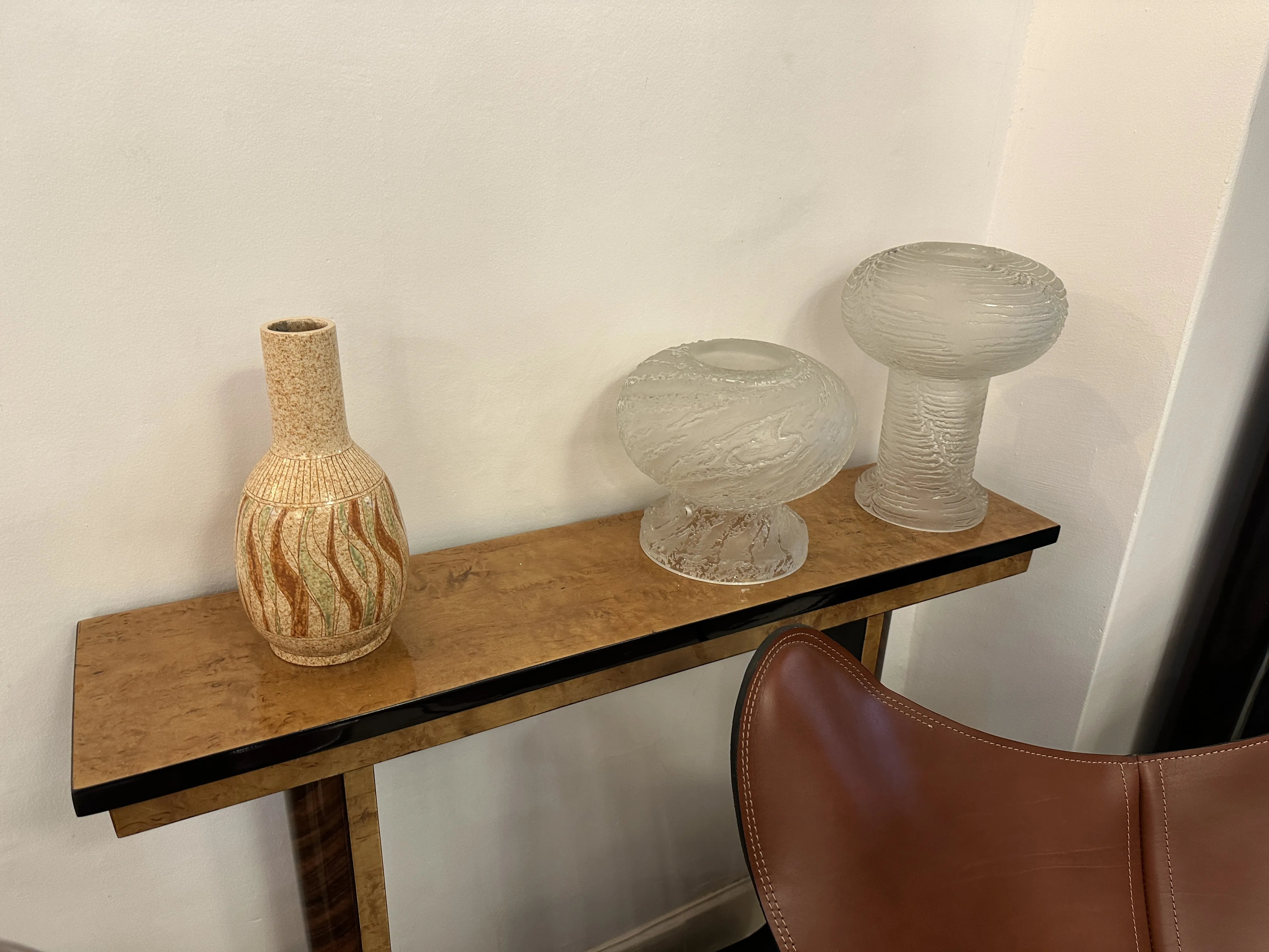 vaso antico in ceramica con motivi decorativi