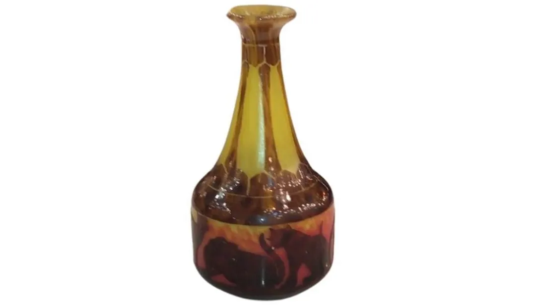 Vidro assinado Le Verre (Francês)