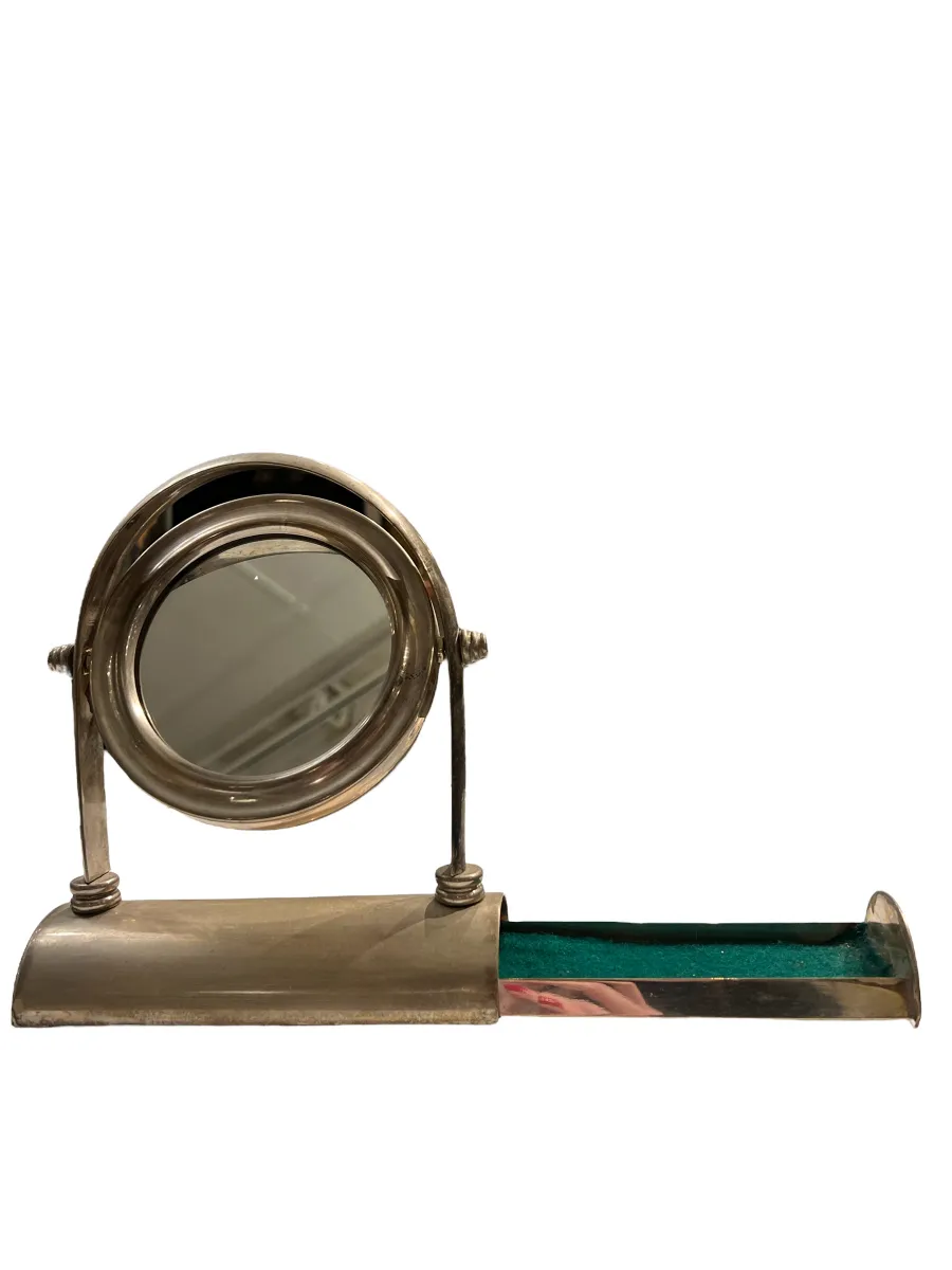 espelho antigo de estilo Art Nouveau com design elegante