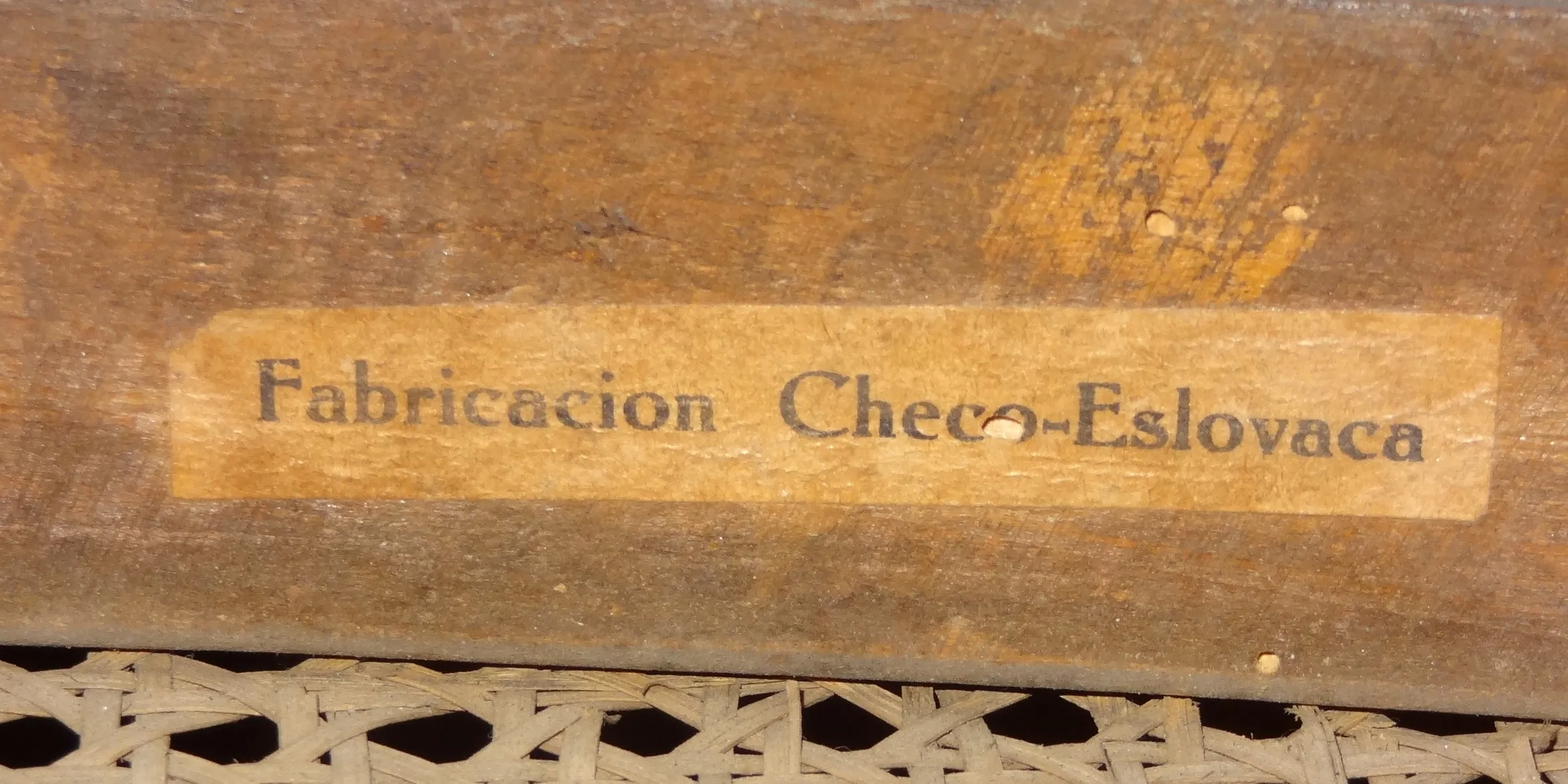 selo antigo com a inscrição fabricacao checa eslovaca