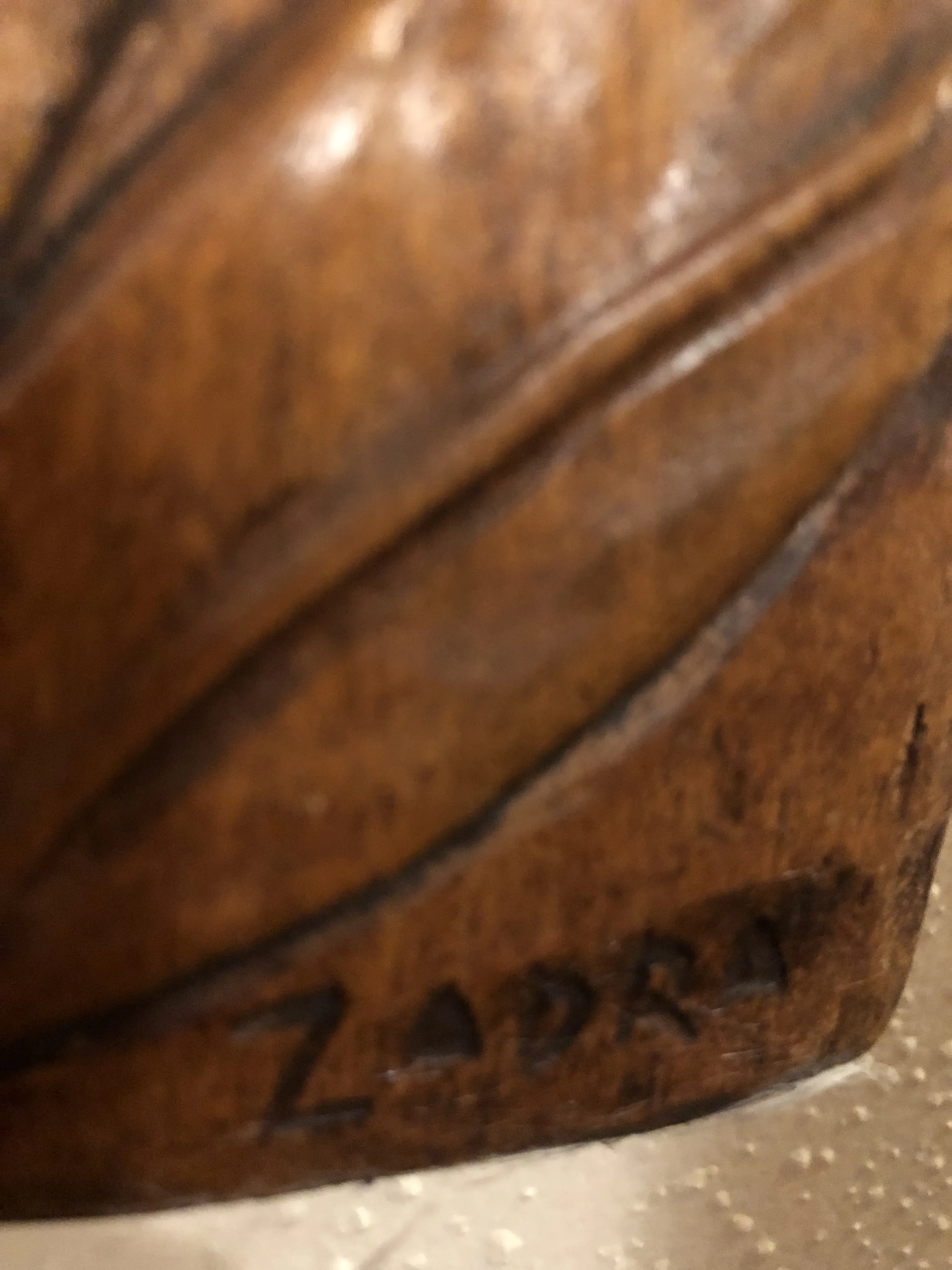 selo Zadra antigo com detalhes destacados