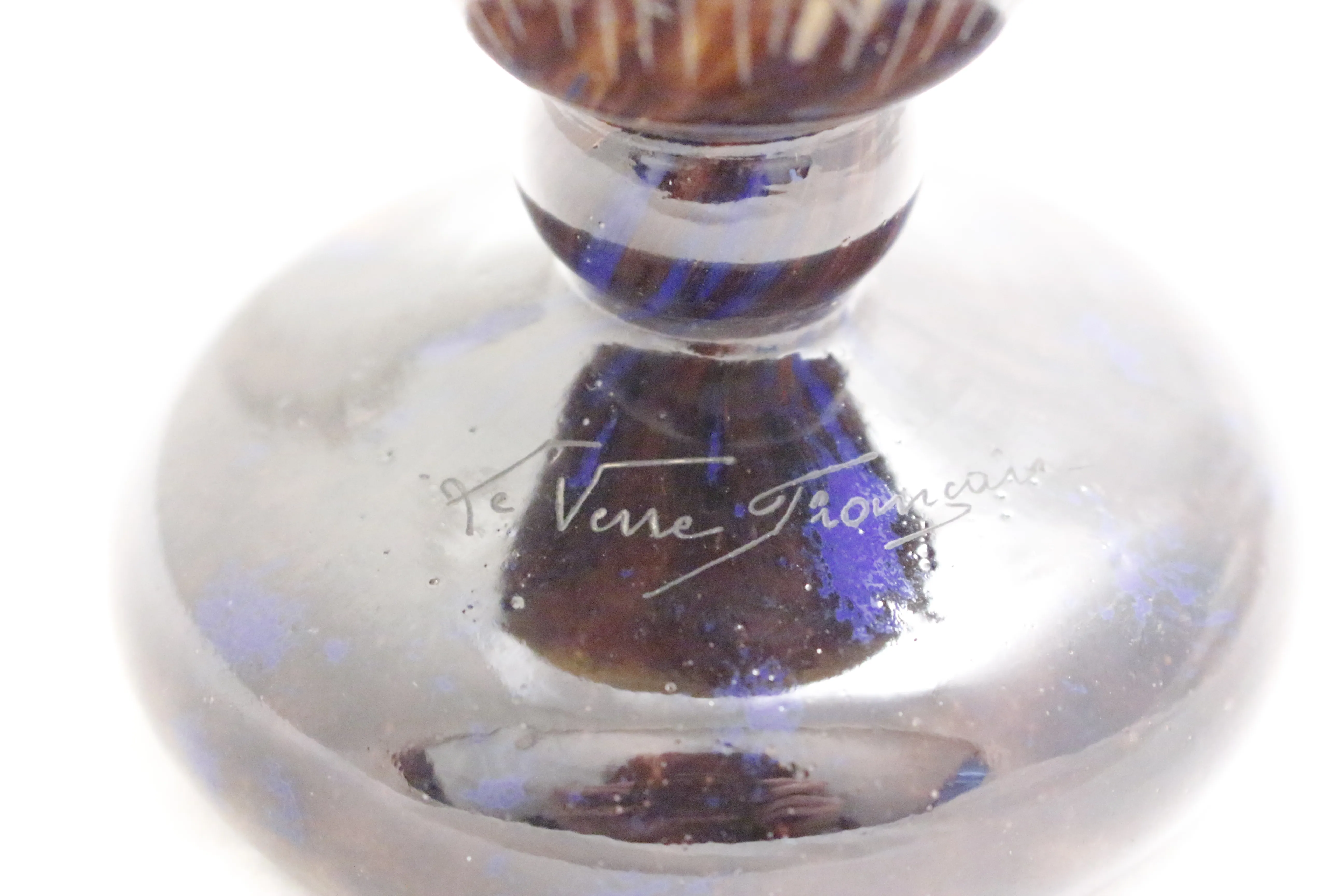 古老印章 Le Verre Français 带装饰细节。