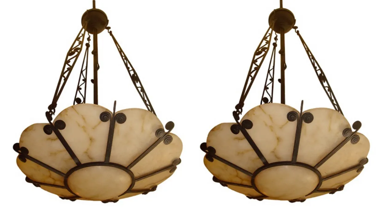 Antike Hängelampe mit skulpturalem und elegantem Design