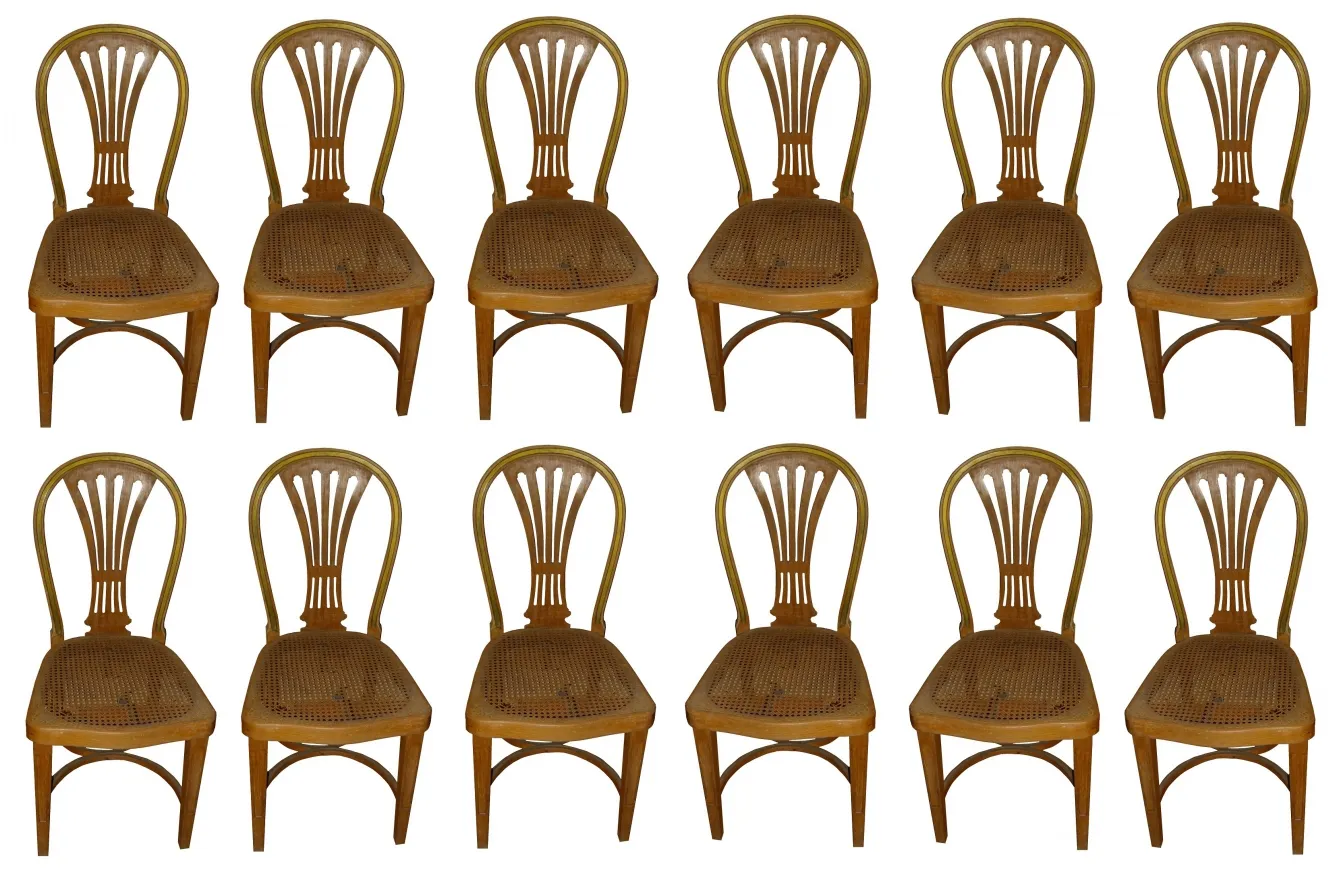 12 Stühle  (zum Restaurieren)