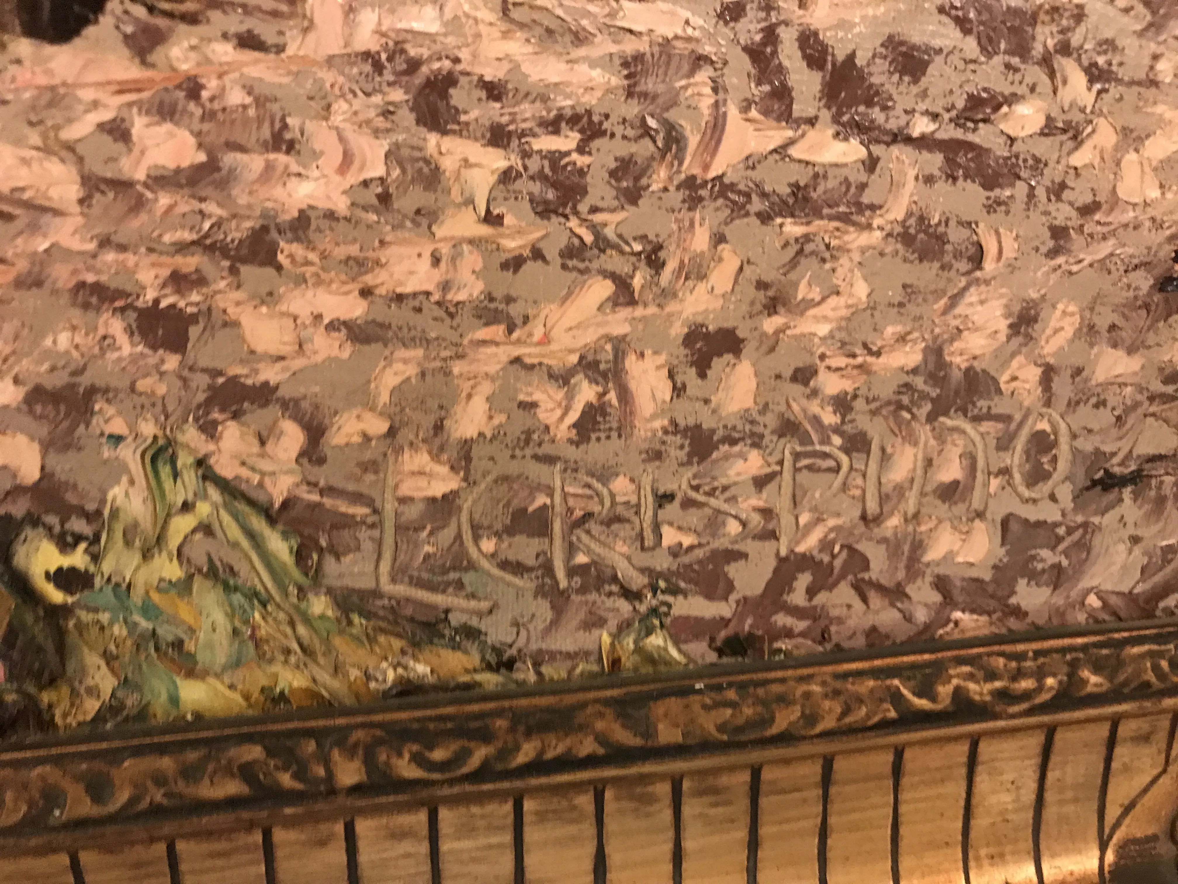 altes Siegel L. Crispino mit texturiertem Hintergrund und subtilen Farben