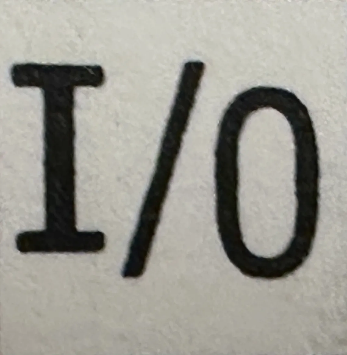 Antikes Siegel mit I/O von WMF, sichtbare Merkmale und einzigartiges Detail.