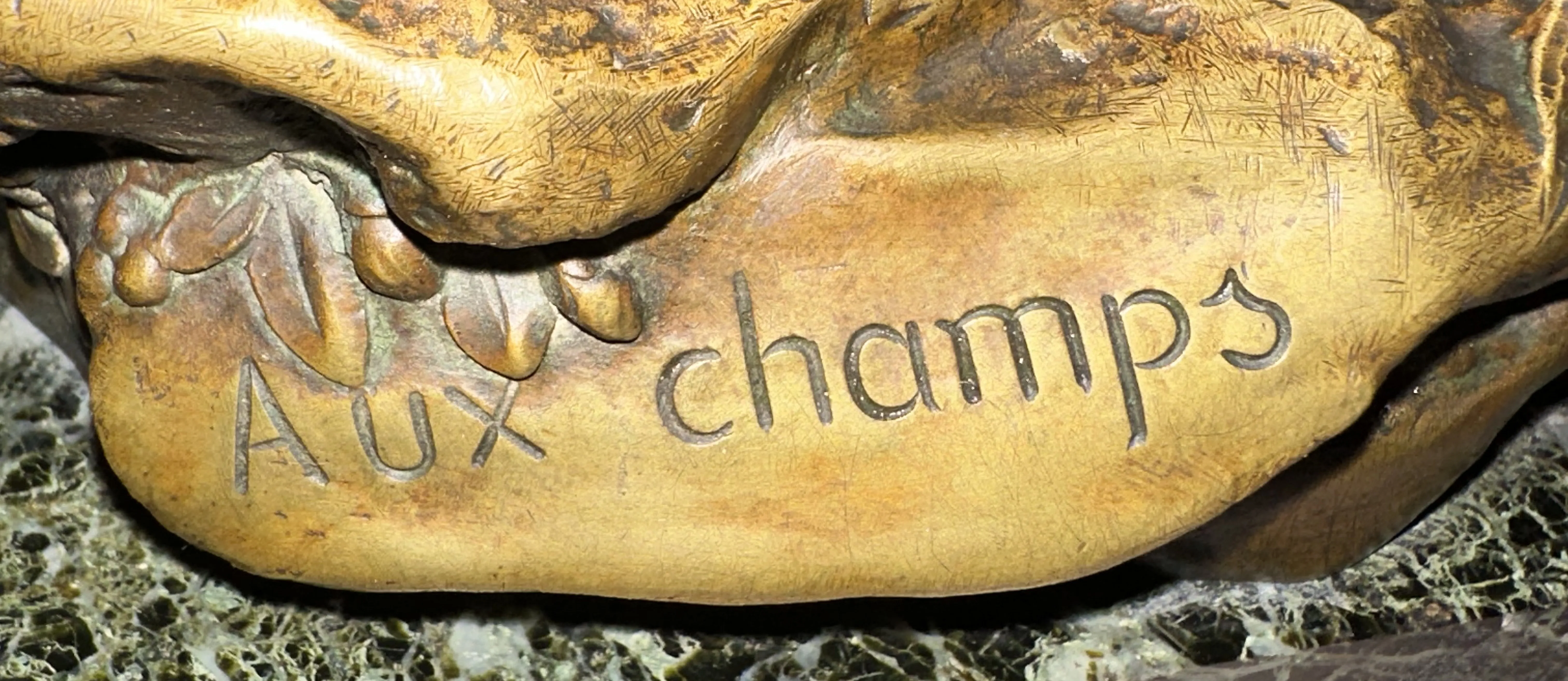 antique seal with the inscription 'Aux champs'