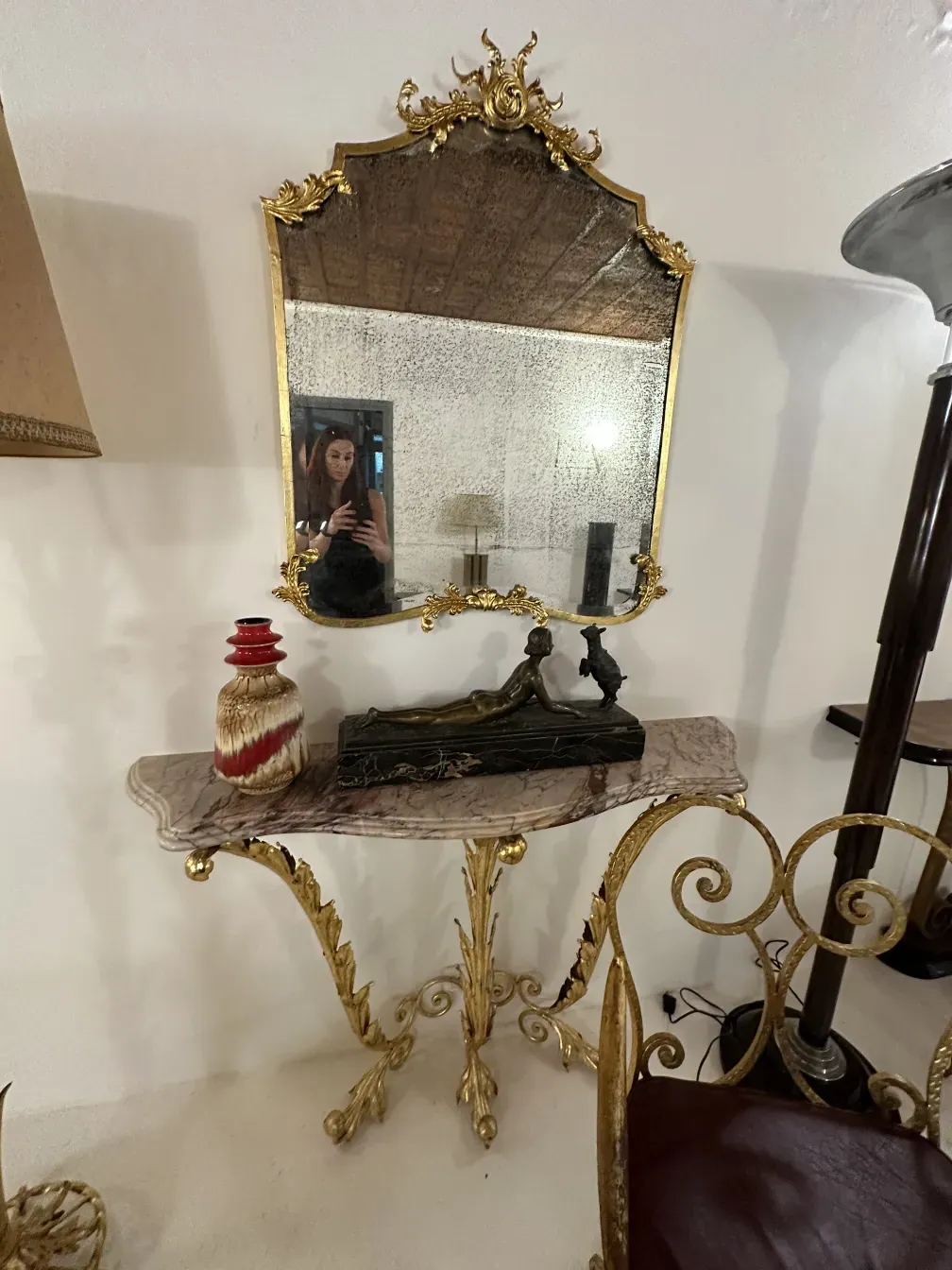 प्राचीन कार्टेसन-टोनिसहॉफ मिट्टी के बर्तन सजावट में
