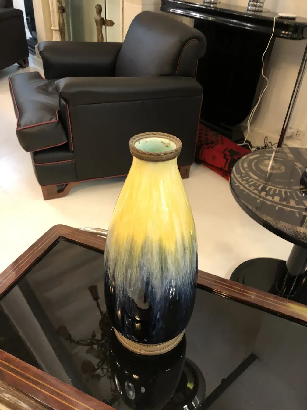 Jarrón antiguo Boch Frères con colores amarillos y azules