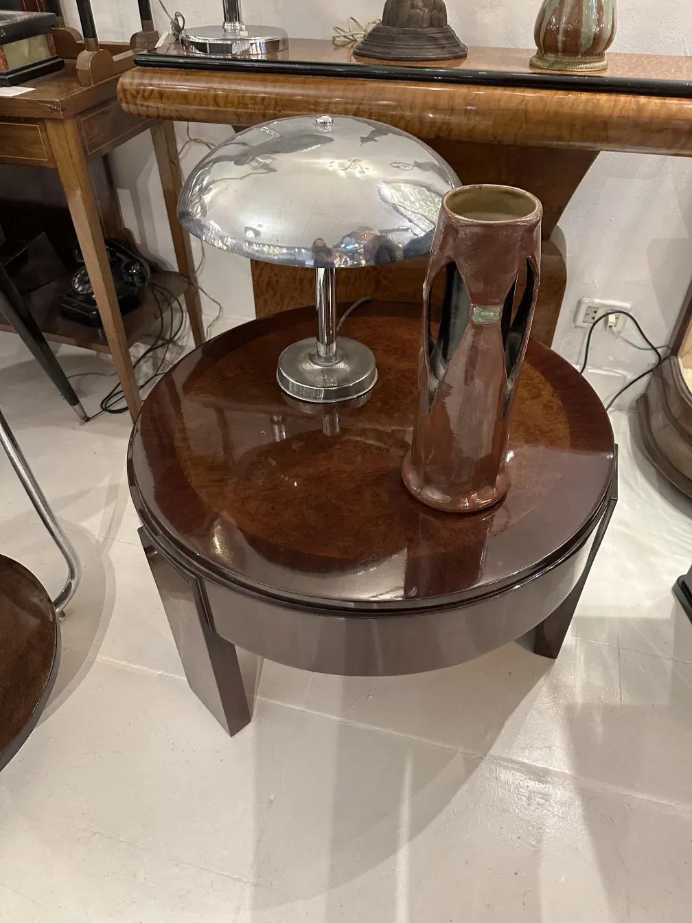 Antiga cerâmica decorativa com design elegante, estilo único de Julius Dressler