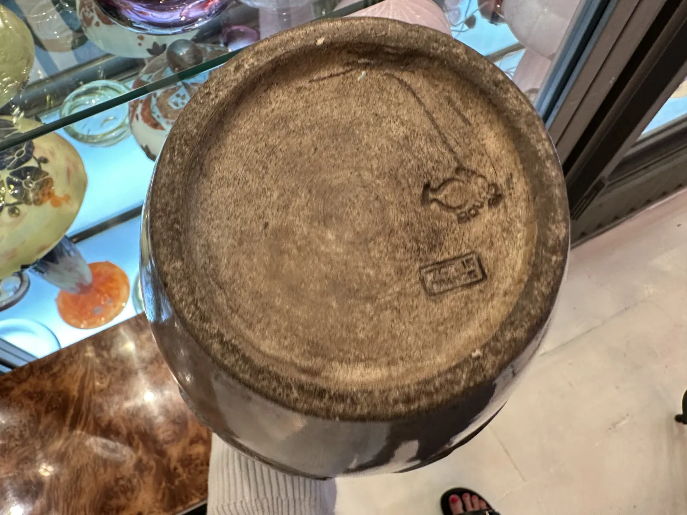 古陶瓷底部，乡村细节，色彩缤纷的装饰环境