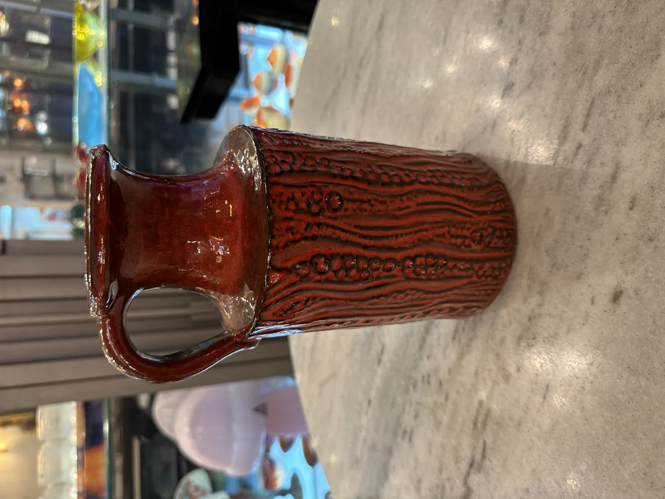 jarra antiga de cerâmica vermelha com textura