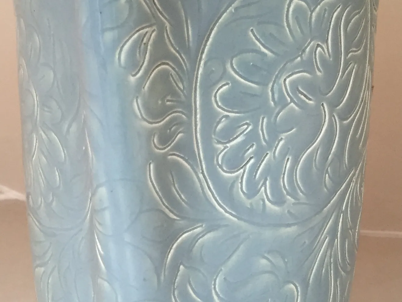 Antica ceramica Beswick con design in rilievo blu chiaro