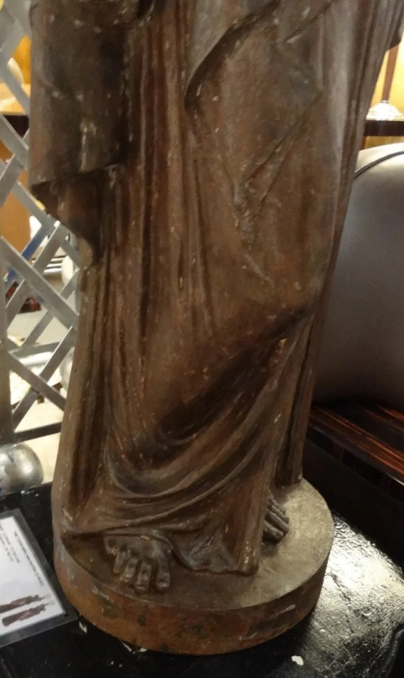 antique sculpture val d´osne with folds and details