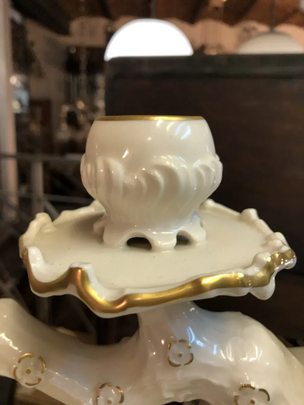 Figura di ceramica antica con dettagli dorati, Hutschenreuther Selb
