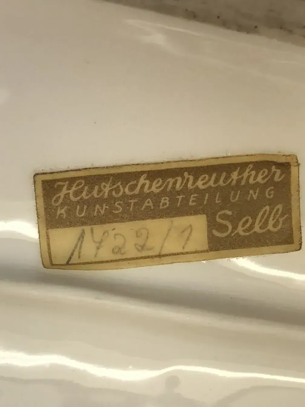 Ceramica antica con etichetta Hutschenreuther Selb visibile.