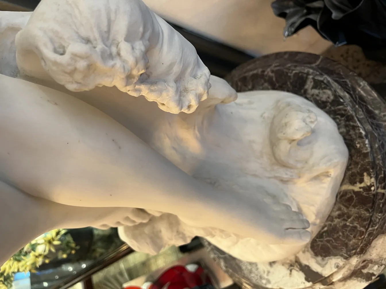 A. Piazzaの古代彫刻の詳細、滑らかな仕上がり