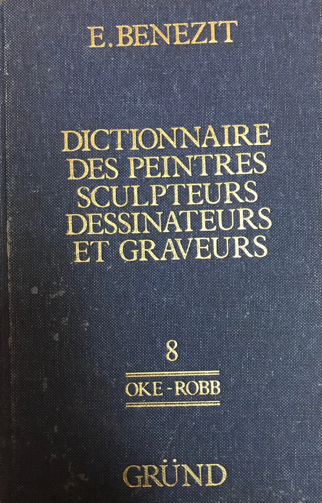 ancien livre avec détails dorés et couverture en tissu, sculpture a. piazza