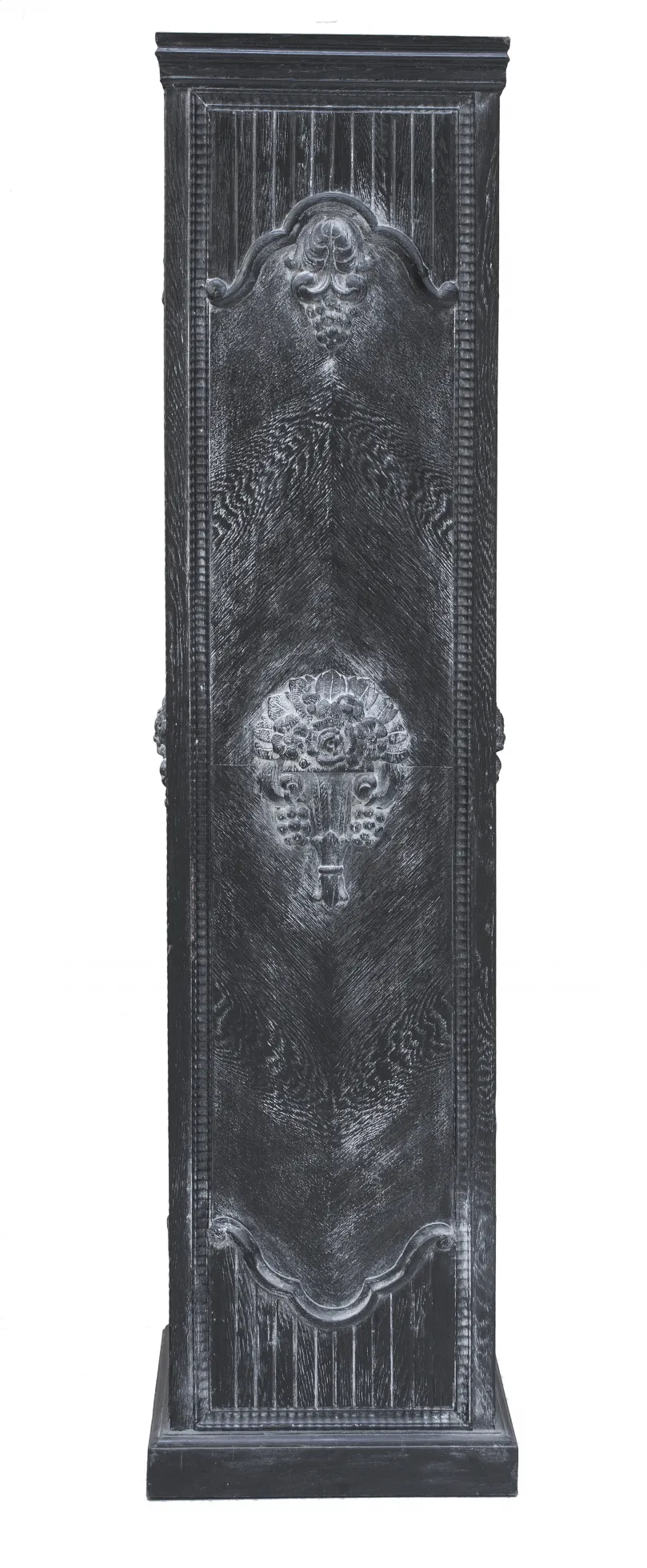 Colonna antica decorativa con dettagli squisiti, ideale per ambienti classici.