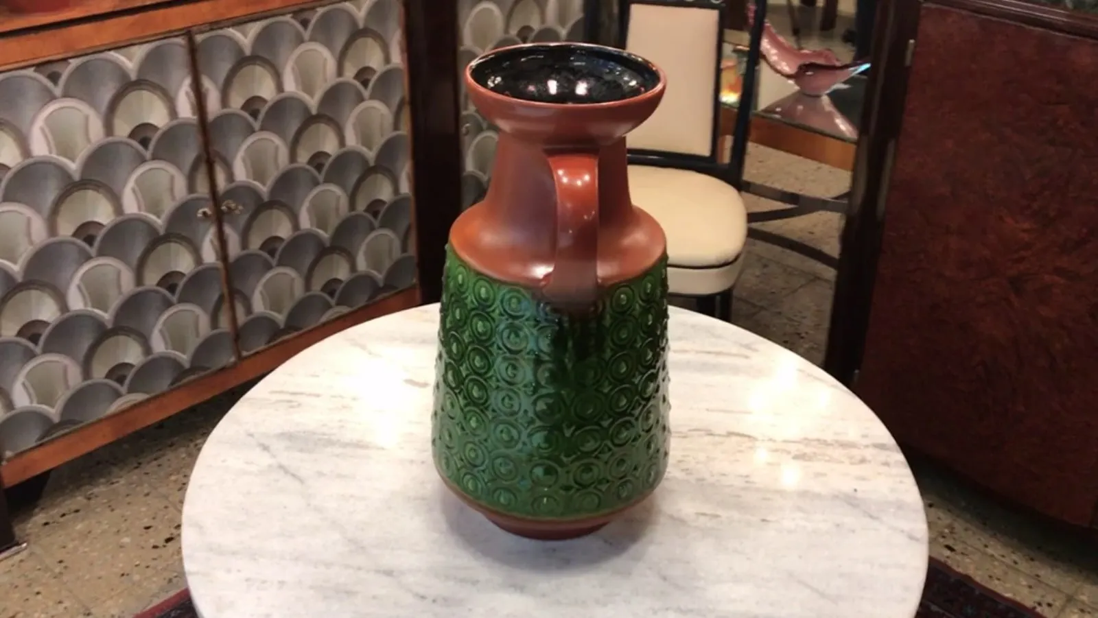 Vaso antico in ceramica verde con bellissimi motivi