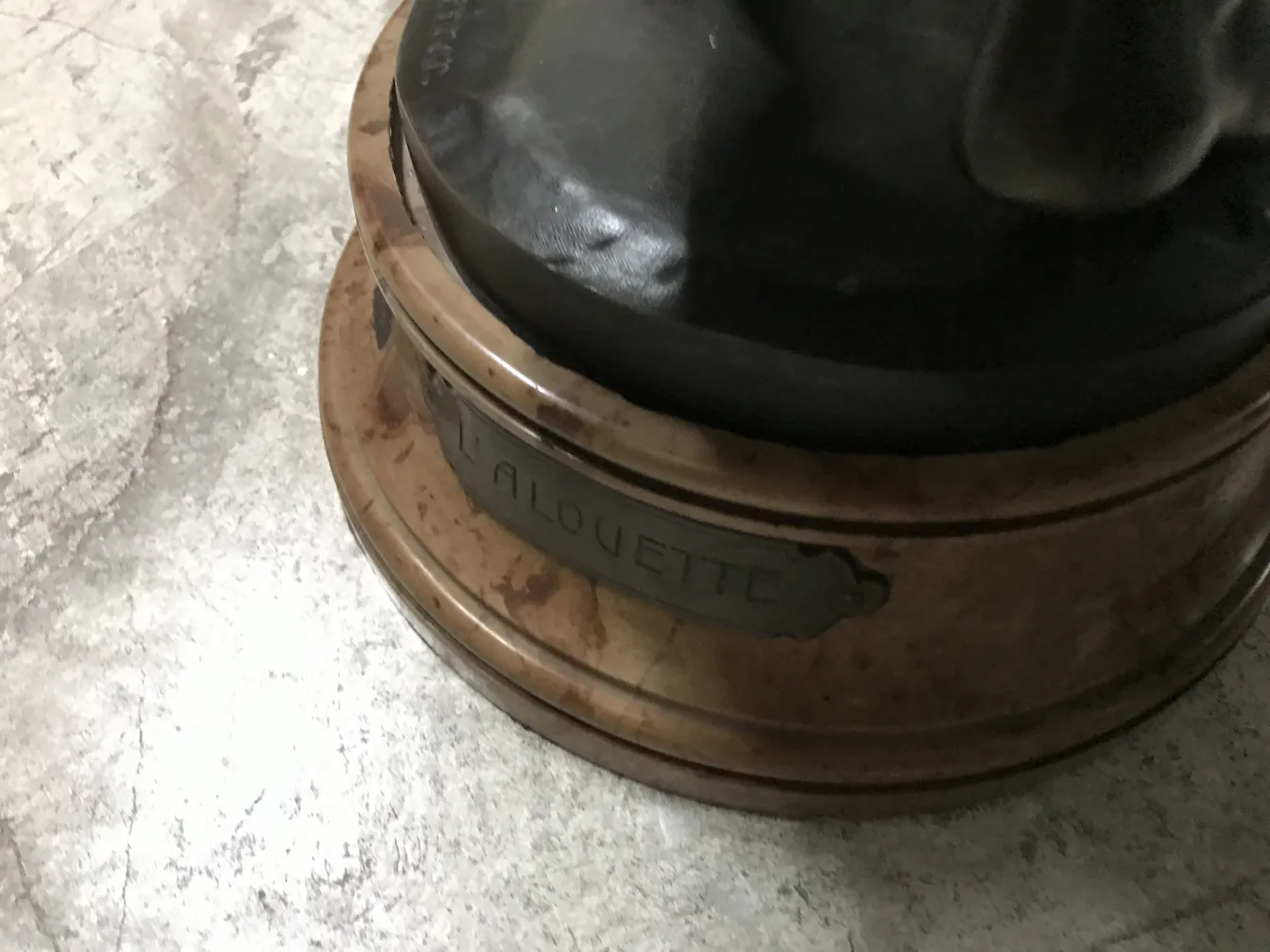 装飾された台座と署名のある古代彫刻、K. Sterrer Wien