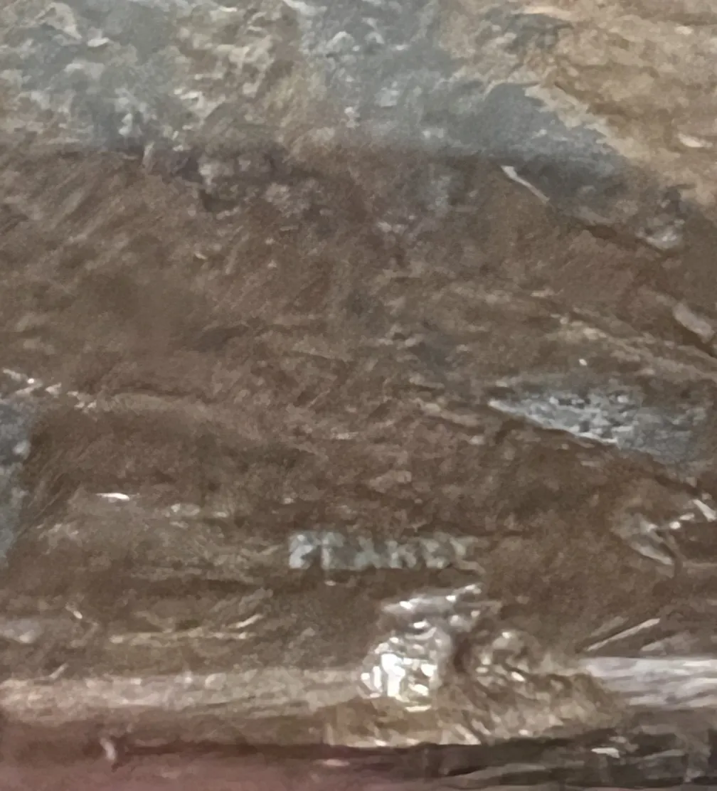 antike Skulptur mit detaillierter strukturierter Oberfläche