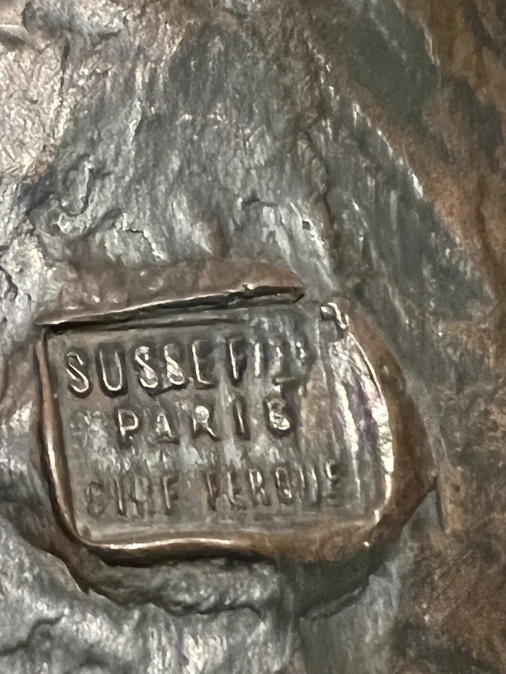 escultura antiga com assinatura de jane le soudier