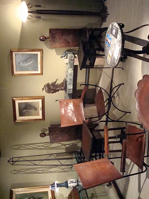 sculpture ancienne décorative dans une ambiance classique