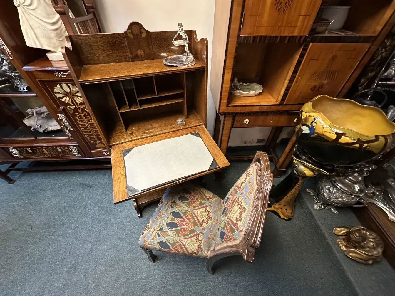 Antique desk with compartments and mirror