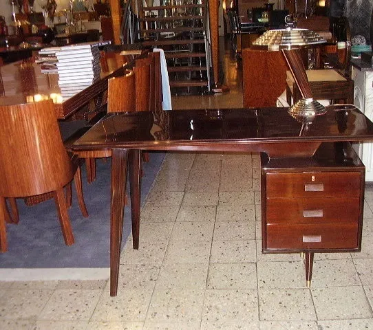 고전적인 책상-두개의 서랍-아늑한 환경에서