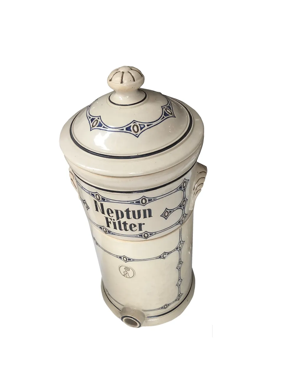 ceramica antica con design in rilievo e coperchio