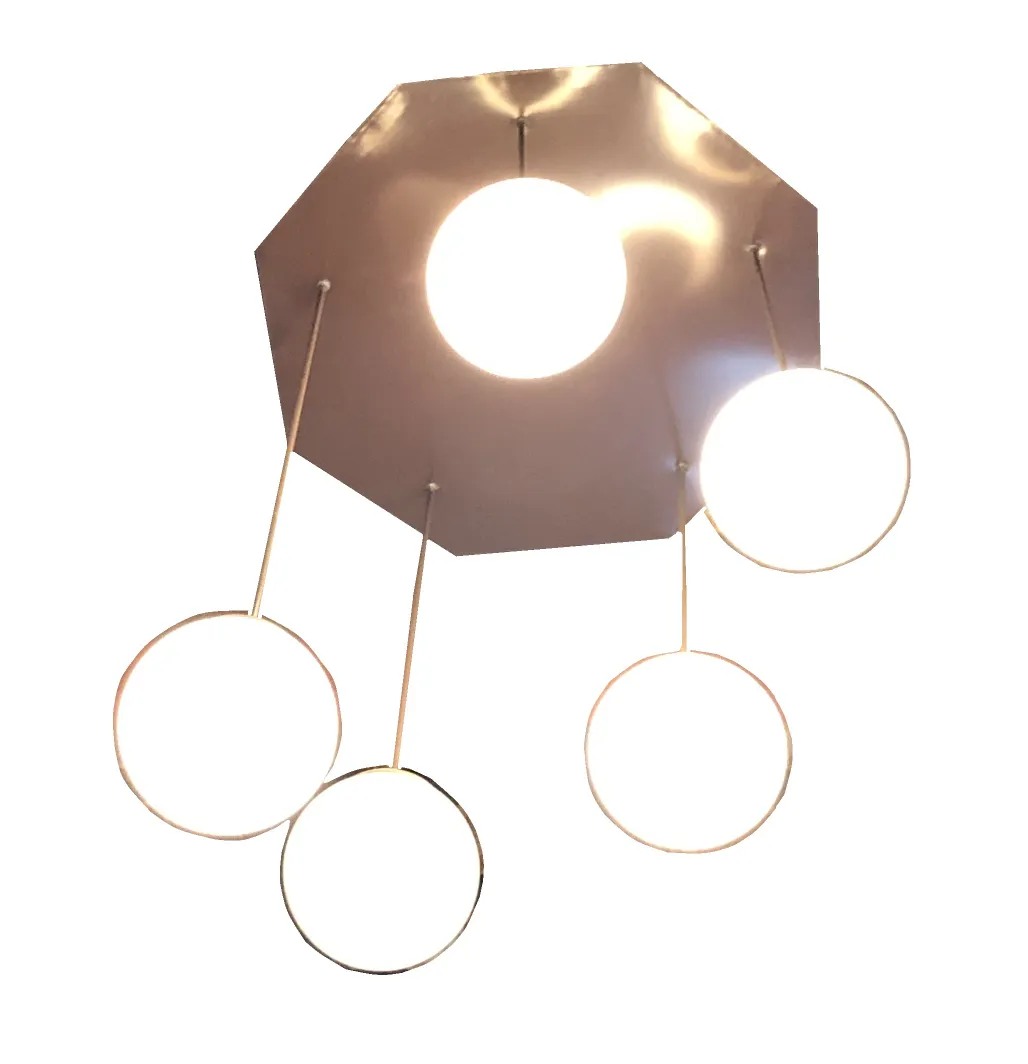 Lámparas de techo antiguas con diseño moderno y elegante en forma circular.