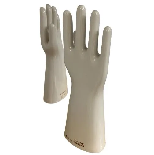 due mani decorative in ceramica antica su un supporto