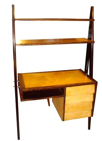 Bureau ancien avec étagère et tiroir, finition en bois clair.