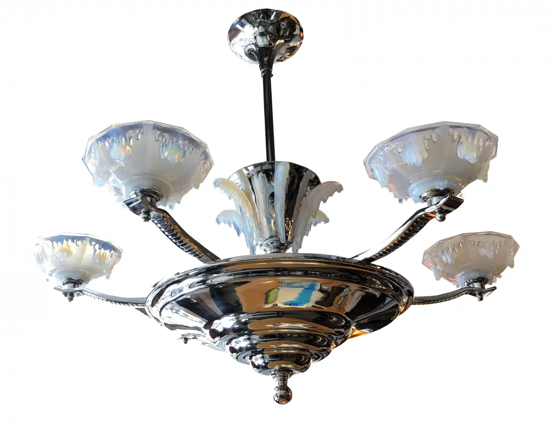 lustre ancien avec cinq lumières en verre