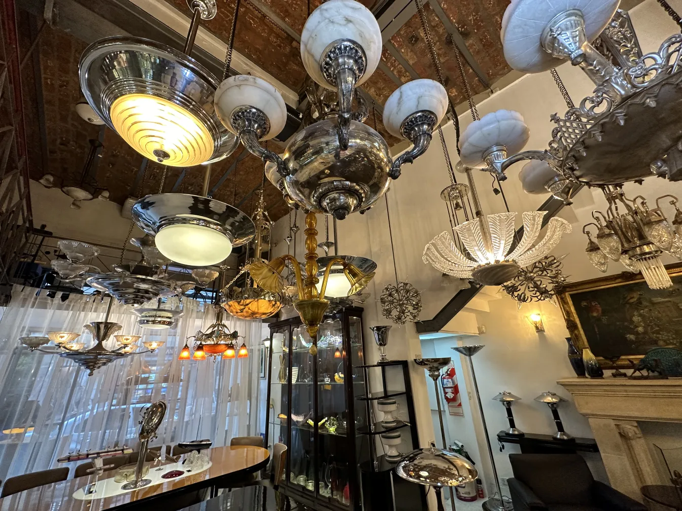 Antique hanging lamp with a bright and attractive design