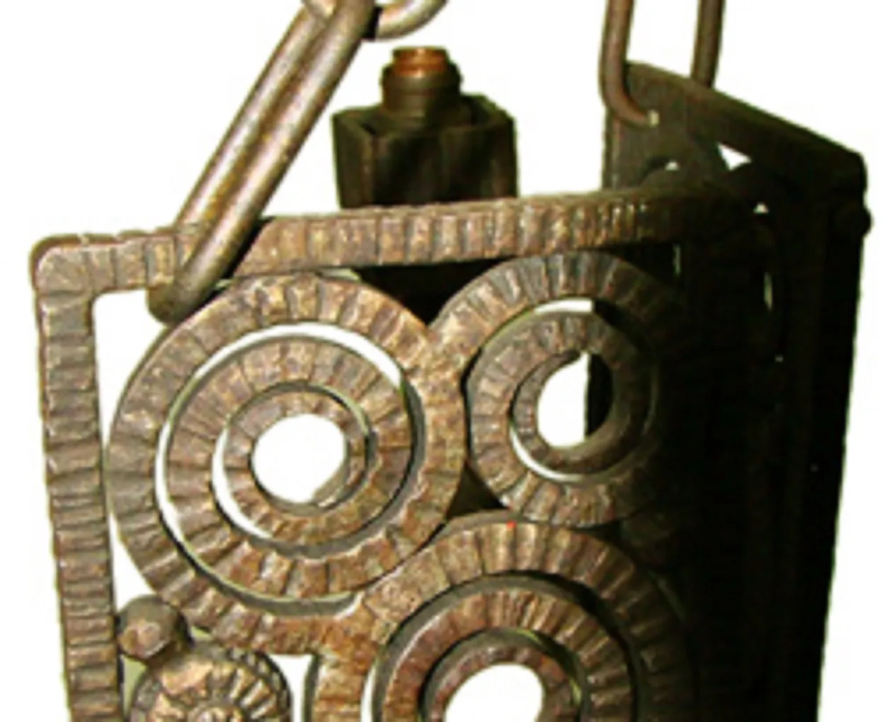 Lámpara de techo antigua con diseño de espirales en metal