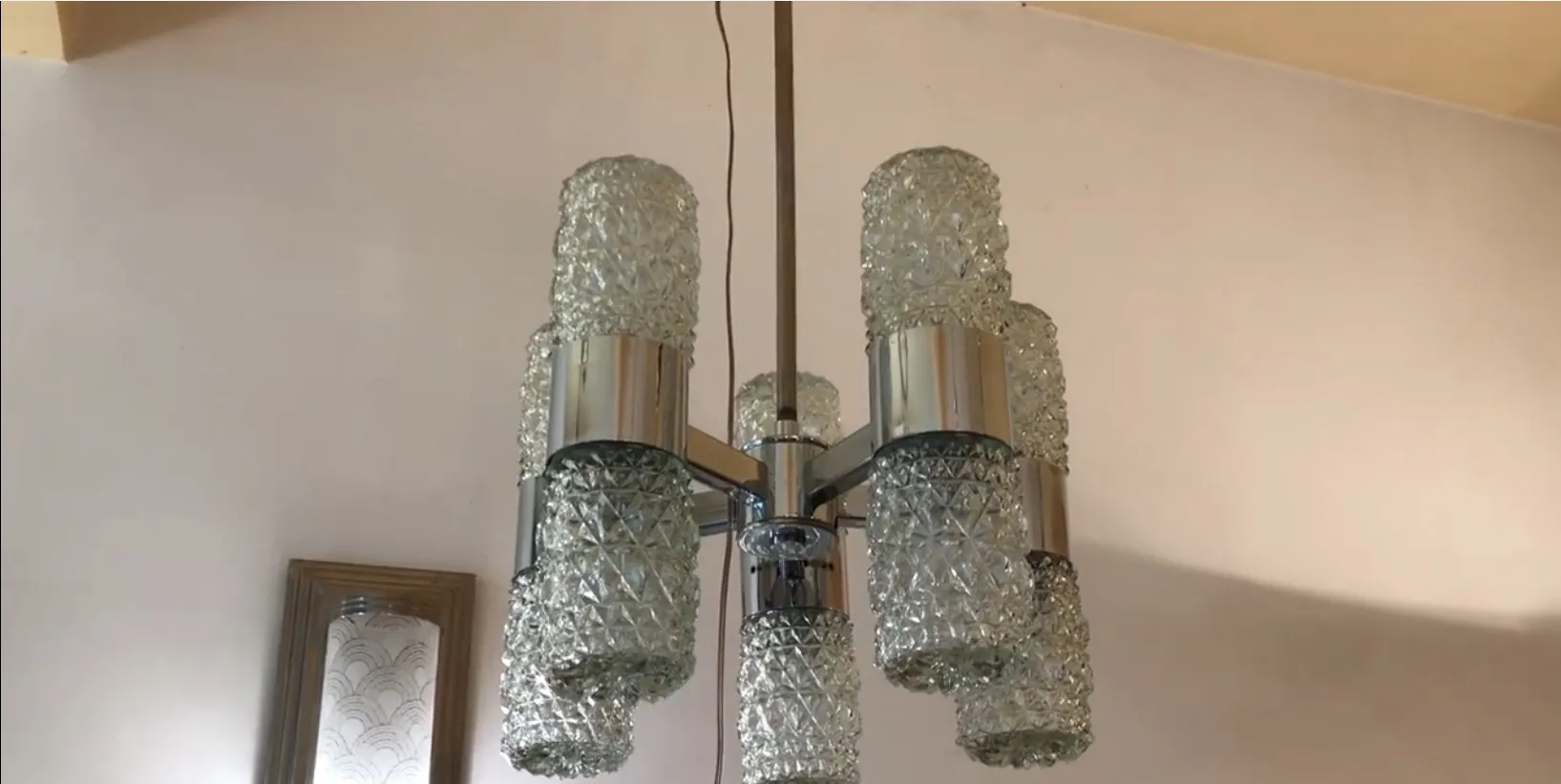 Lâmpada de teto antiga com cristais decorativos suspensa