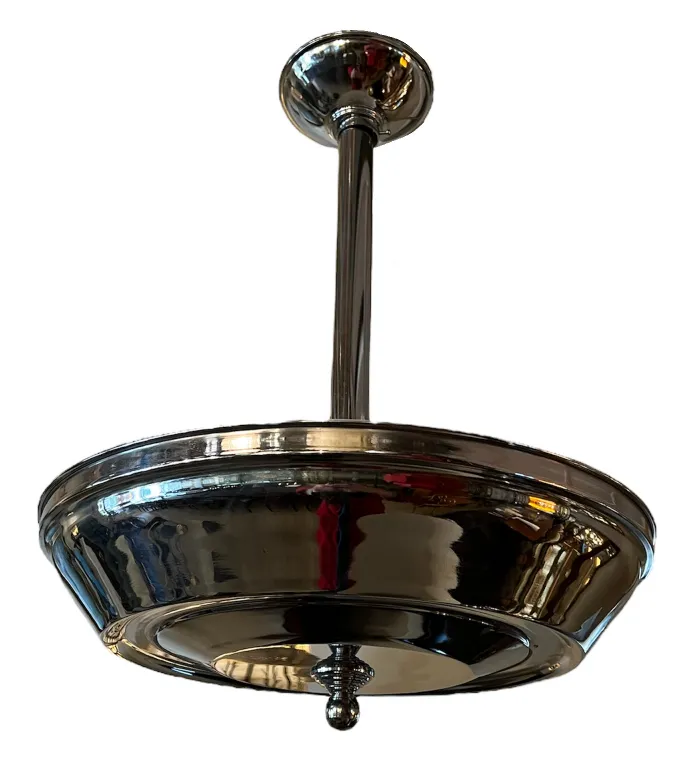 古董吊灯，闪亮的优雅设计。